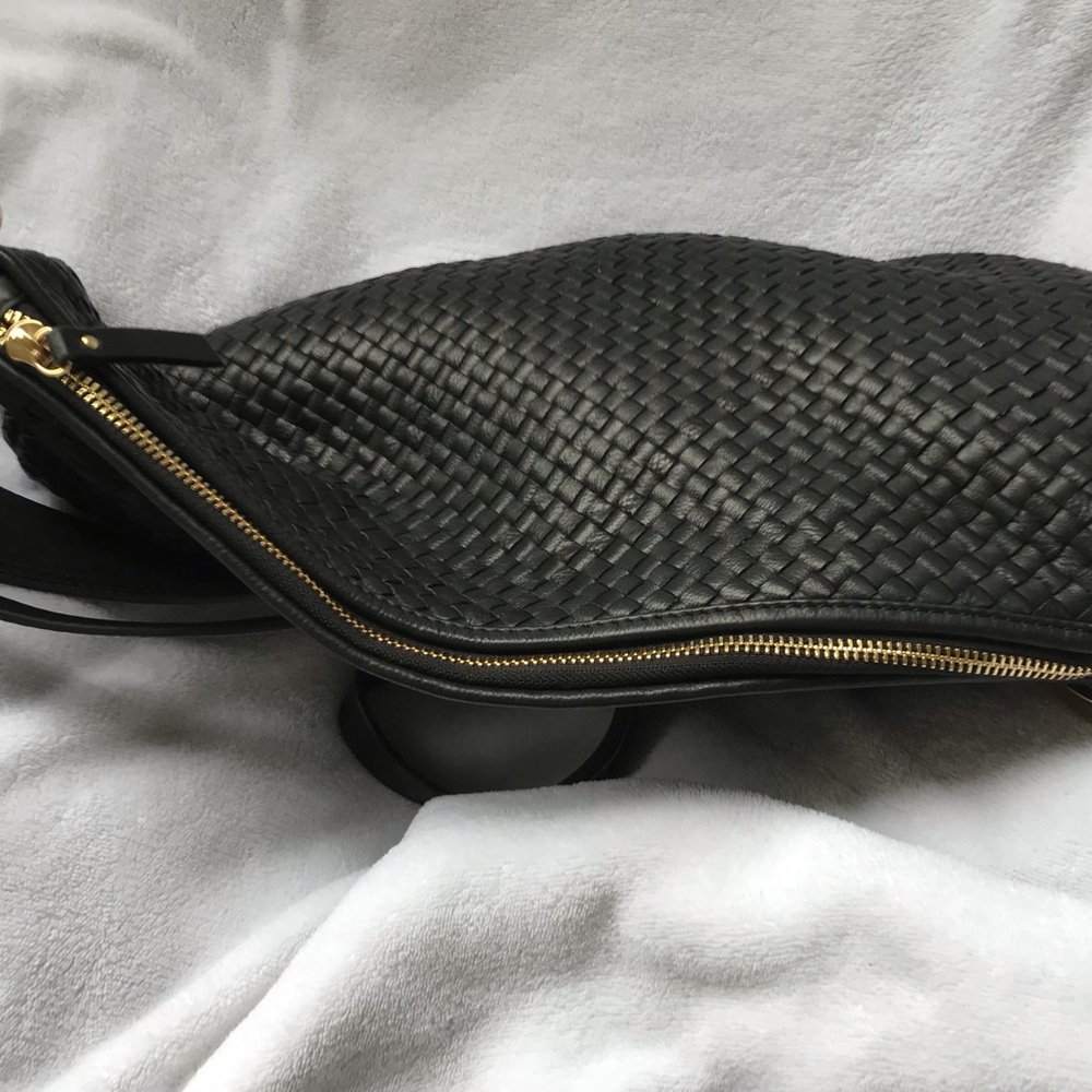Quince Black Woven Shoulder Bag - Picture 4 of 14